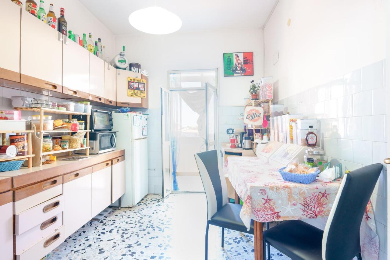 B&B Pothos - Eng Ita - Air Conditioning Wi-Fi Fridge Netflix Local Guide - Aria Condizionata, Frigo, Internet, Guida Locale Каляри Екстериор снимка