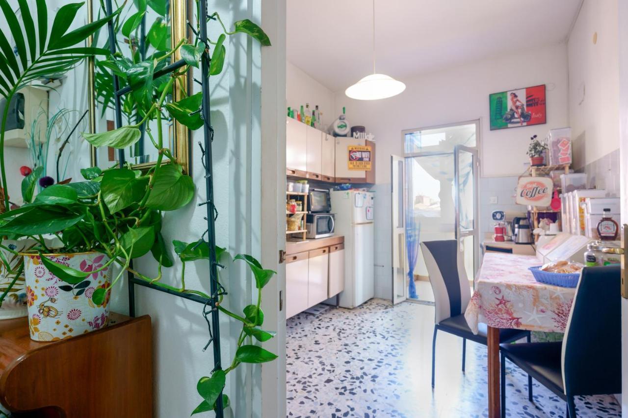 B&B Pothos - Eng Ita - Air Conditioning Wi-Fi Fridge Netflix Local Guide - Aria Condizionata, Frigo, Internet, Guida Locale Каляри Екстериор снимка