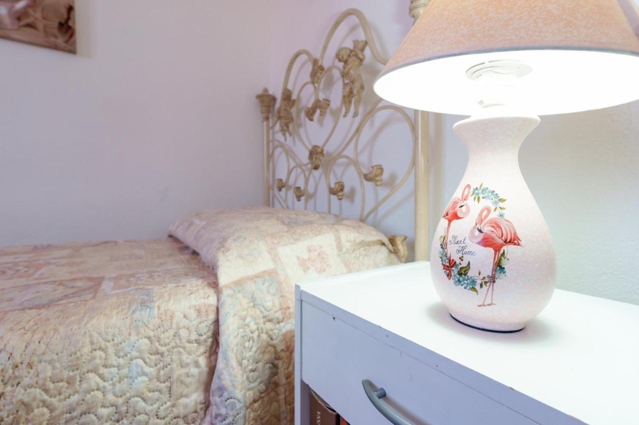 B&B Pothos - Eng Ita - Air Conditioning Wi-Fi Fridge Netflix Local Guide - Aria Condizionata, Frigo, Internet, Guida Locale Каляри Екстериор снимка
