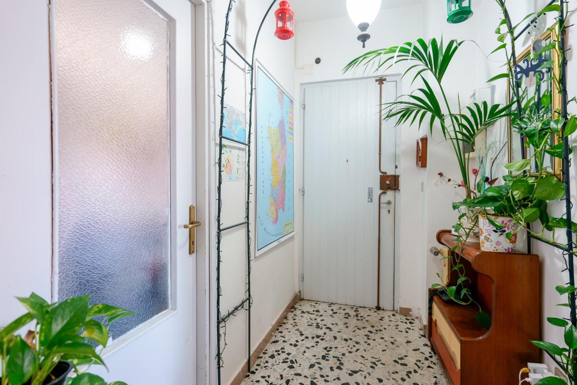 B&B Pothos - Eng Ita - Air Conditioning Wi-Fi Fridge Netflix Local Guide - Aria Condizionata, Frigo, Internet, Guida Locale Каляри Екстериор снимка
