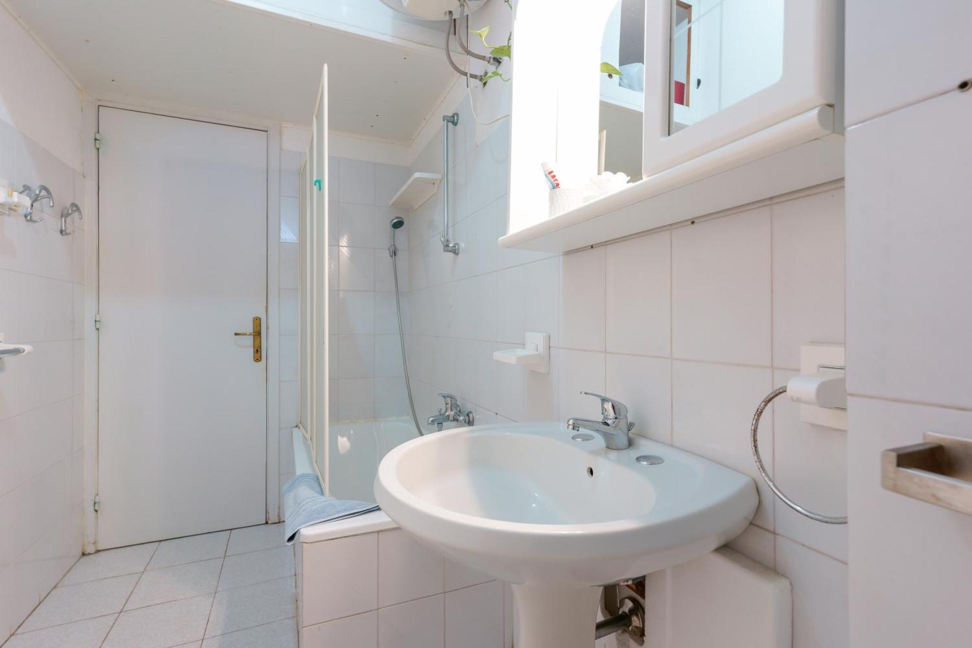 B&B Pothos - Eng Ita - Air Conditioning Wi-Fi Fridge Netflix Local Guide - Aria Condizionata, Frigo, Internet, Guida Locale Каляри Екстериор снимка